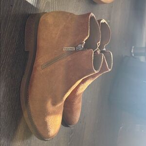 Italeau Handmade in Italy Foliana Waterproof Ankle Boots